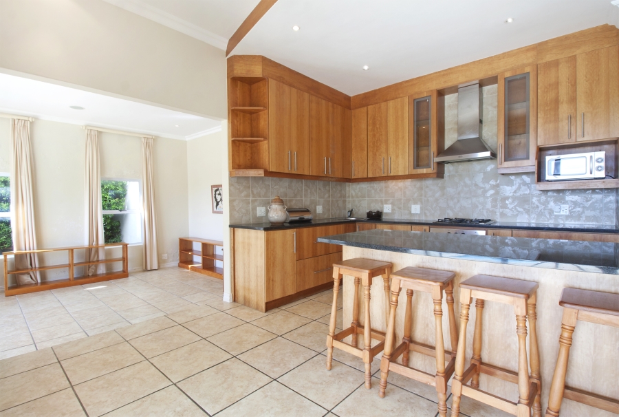 To Let 4 Bedroom Property for Rent in Belvedere Western Cape